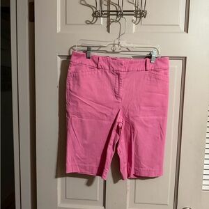 Women’s Talbots Bermuda Style Shorts Size 6 Pink